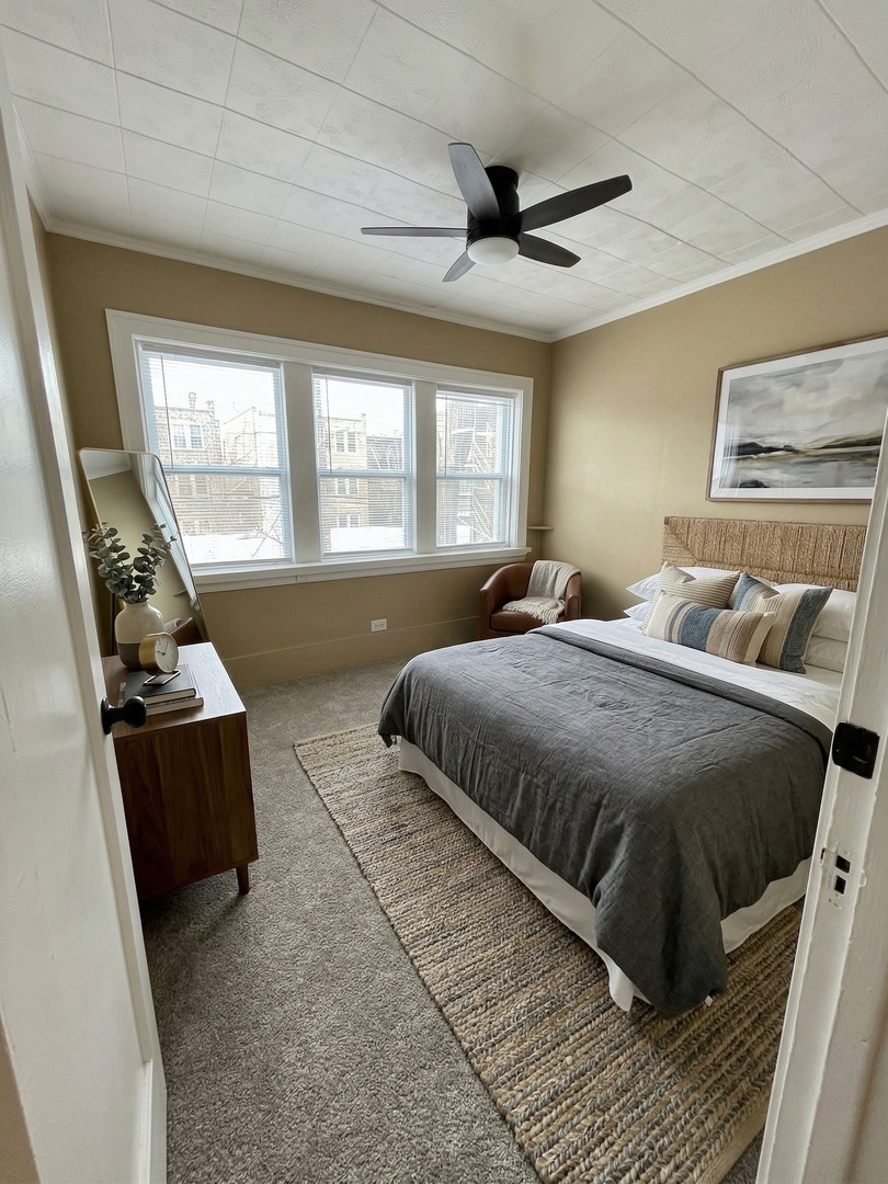 6246 N Oakley Avenue Unit: 2