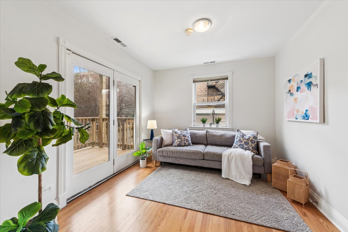 4718 N KENMORE Avenue Unit: 1S