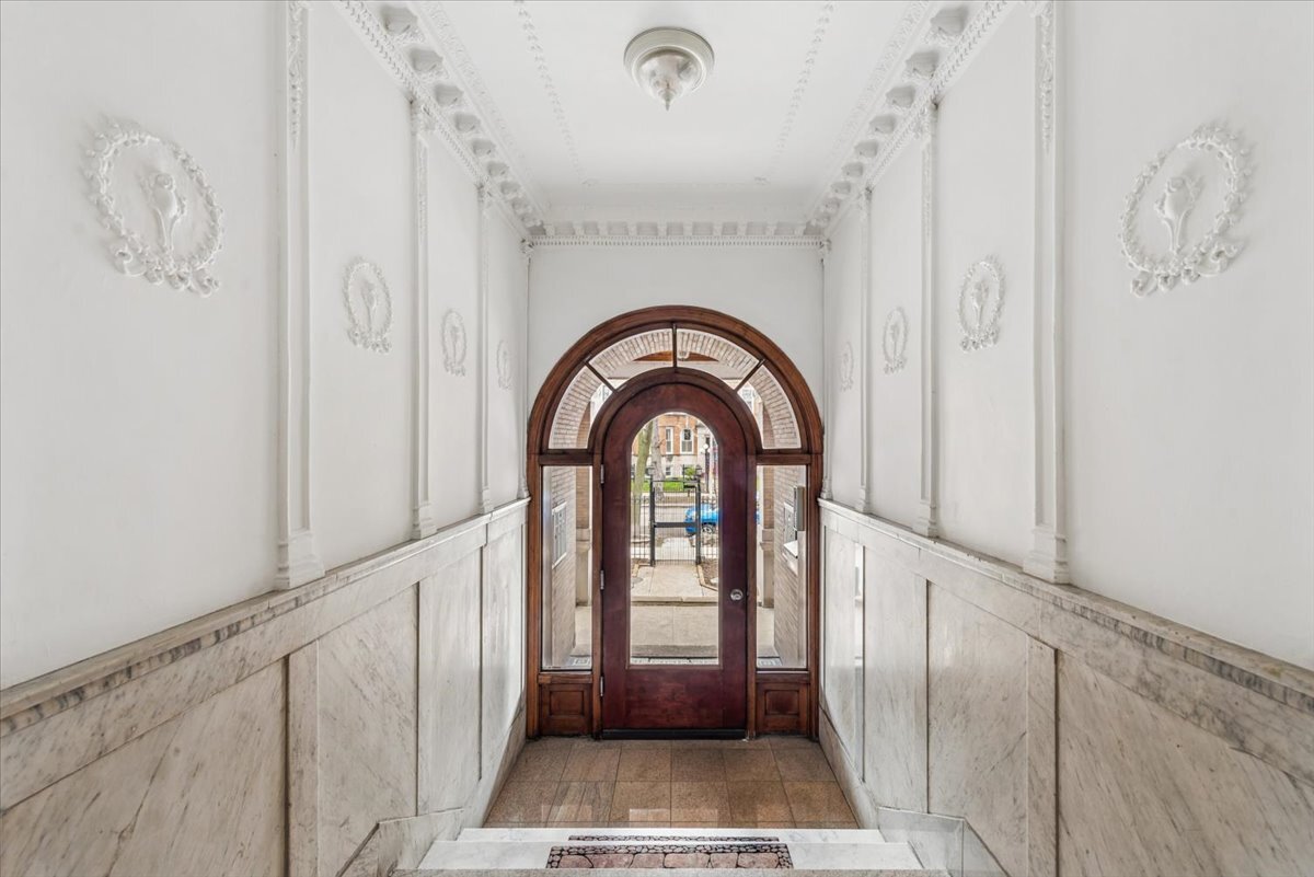 4718 N KENMORE Avenue Unit: 1S