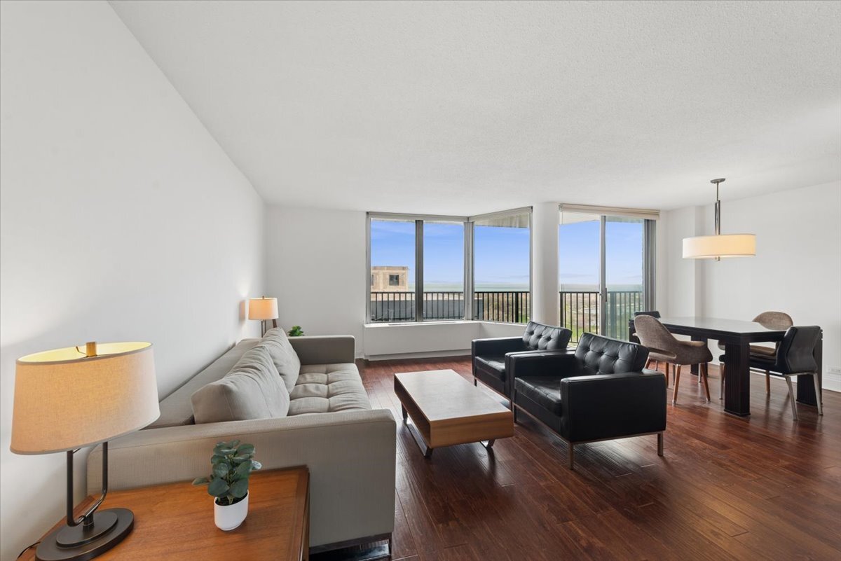 4170 N Marine Drive Unit: 18D