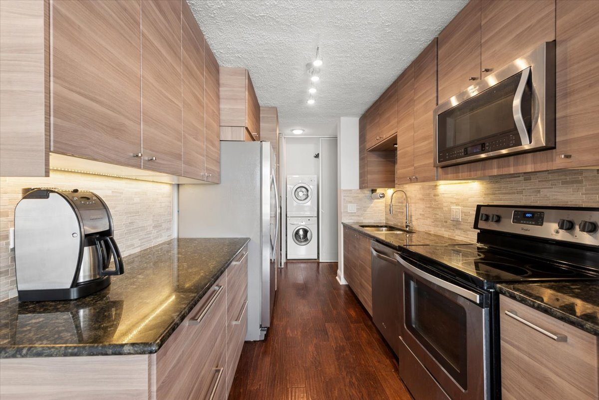 4170 N Marine Drive Unit: 18D