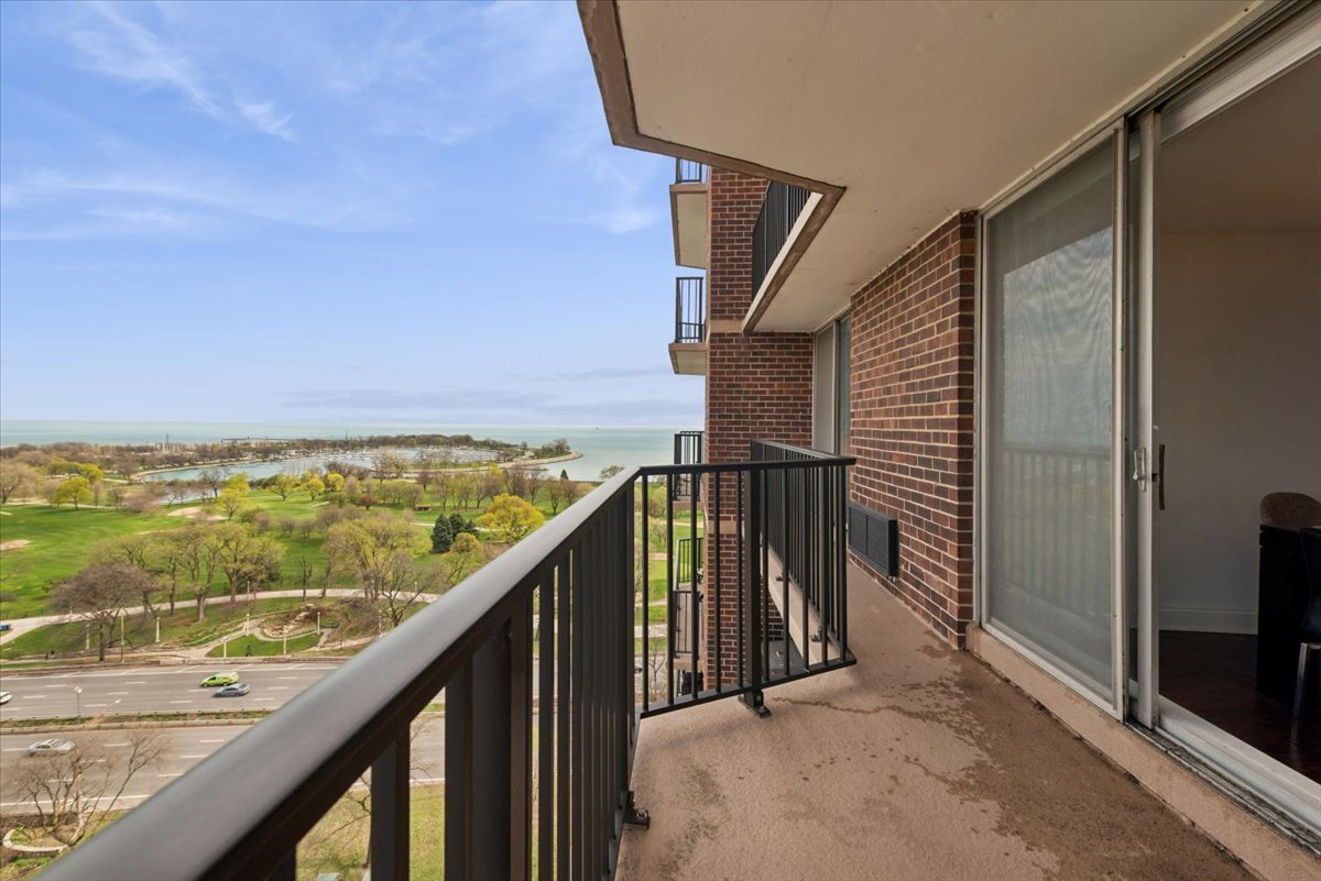 4170 N Marine Drive Unit: 18D