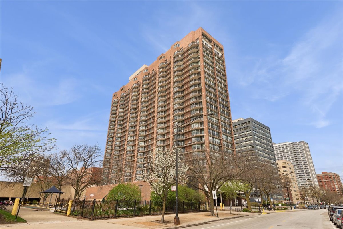 4170 N Marine Drive Unit: 18D