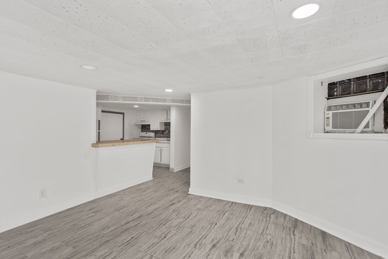 6246 N Oakley Avenue Unit: G