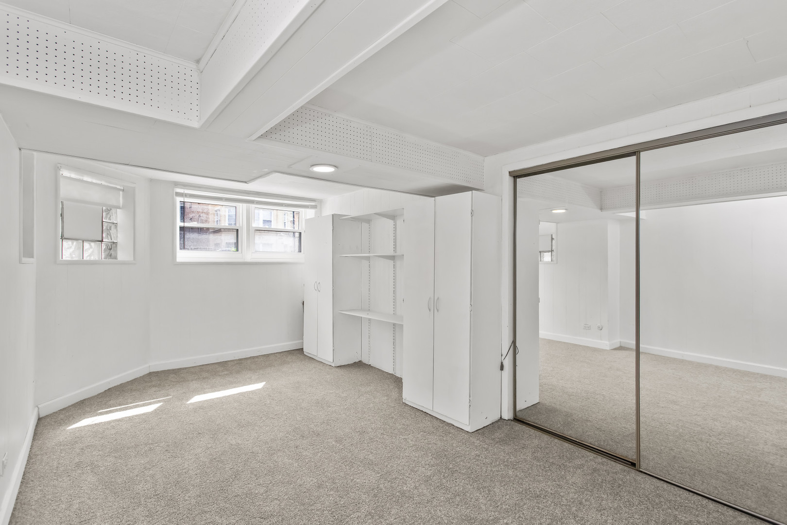 6246 N Oakley Avenue Unit: G