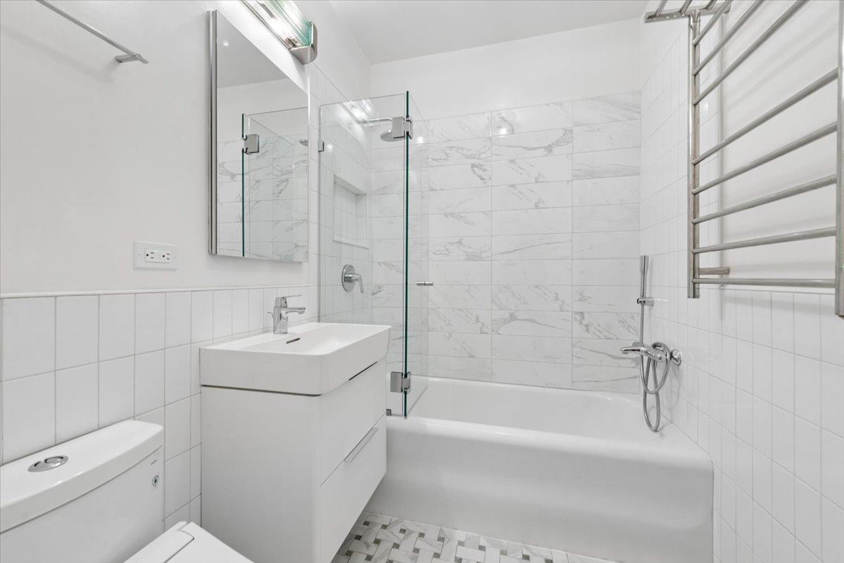 421 W MELROSE Street Unit: 6C