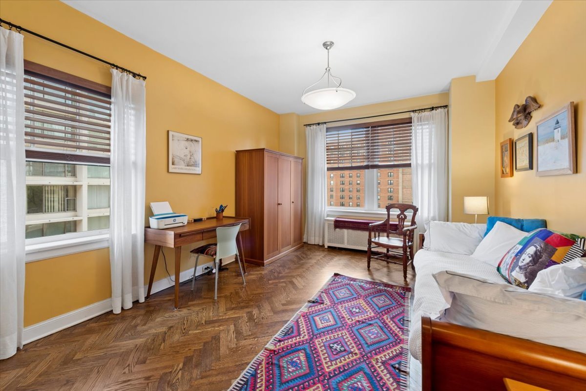 421 W MELROSE Street Unit: 6C