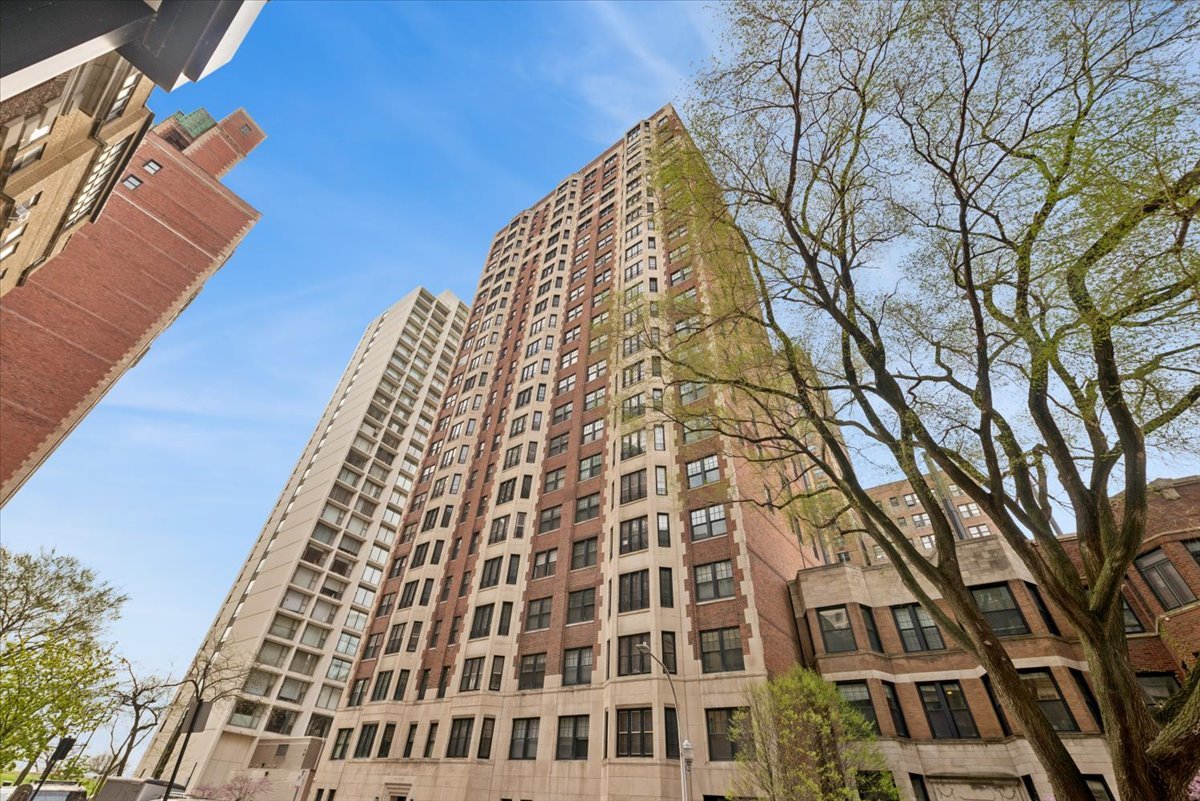 421 W MELROSE Street Unit: 6C