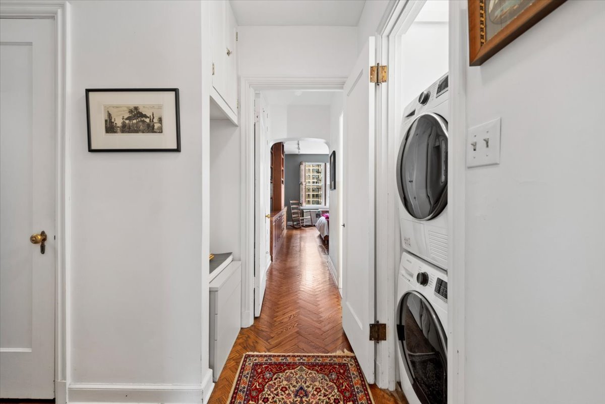 421 W MELROSE Street Unit: 6C