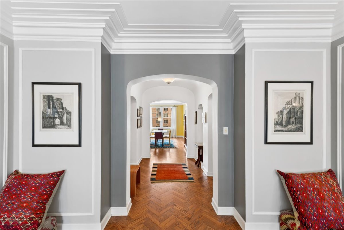 421 W MELROSE Street Unit: 6C