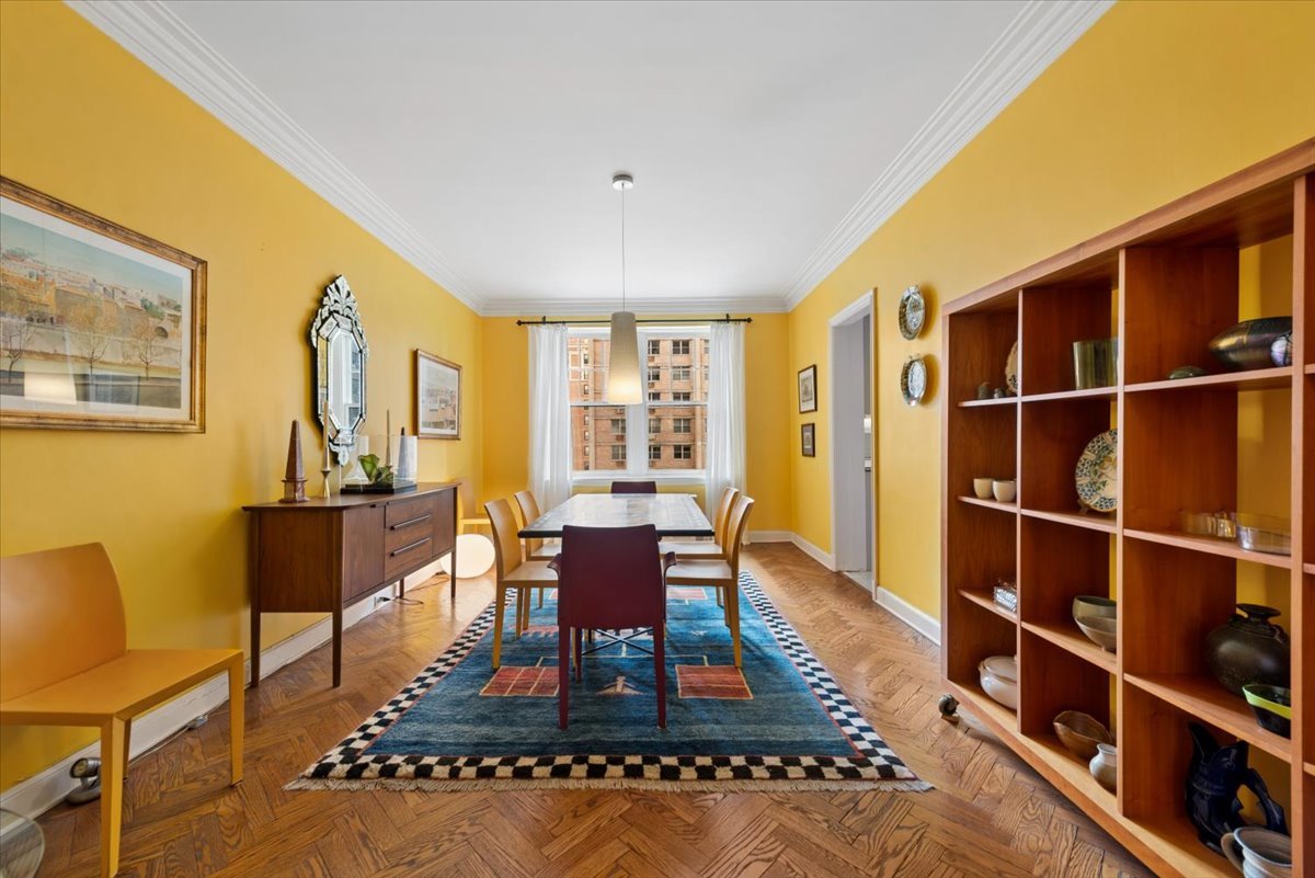 421 W MELROSE Street Unit: 6C