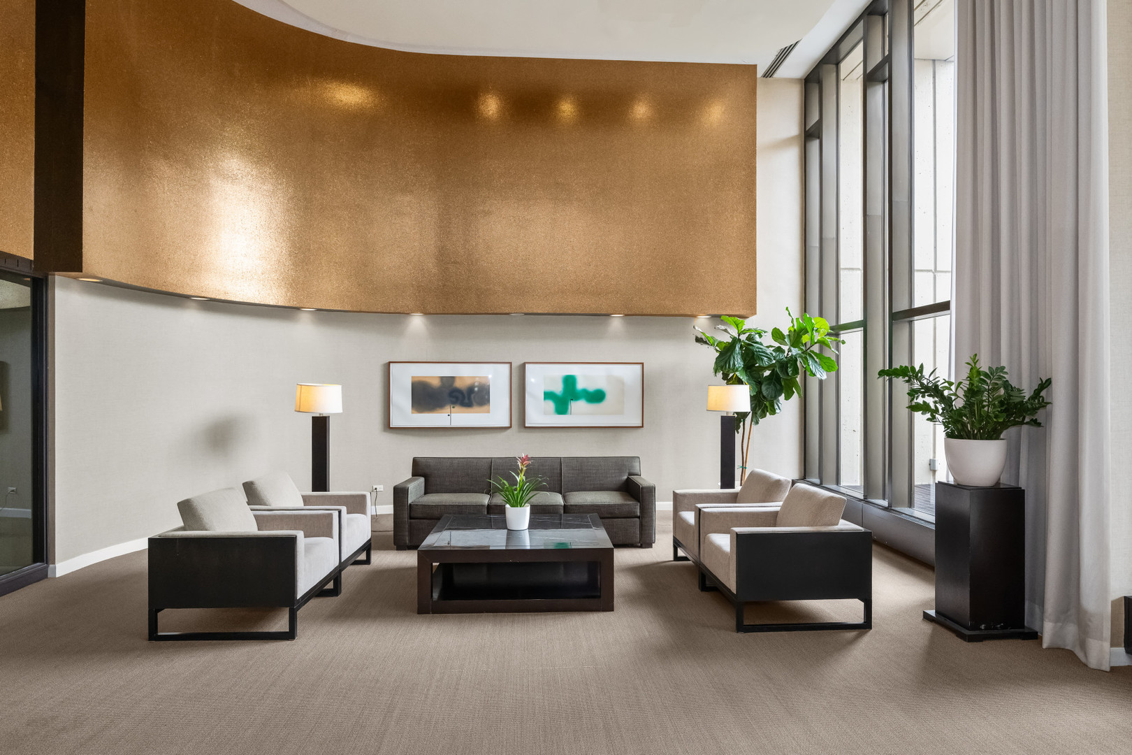 3930 N Pine Grove Avenue Unit: 903