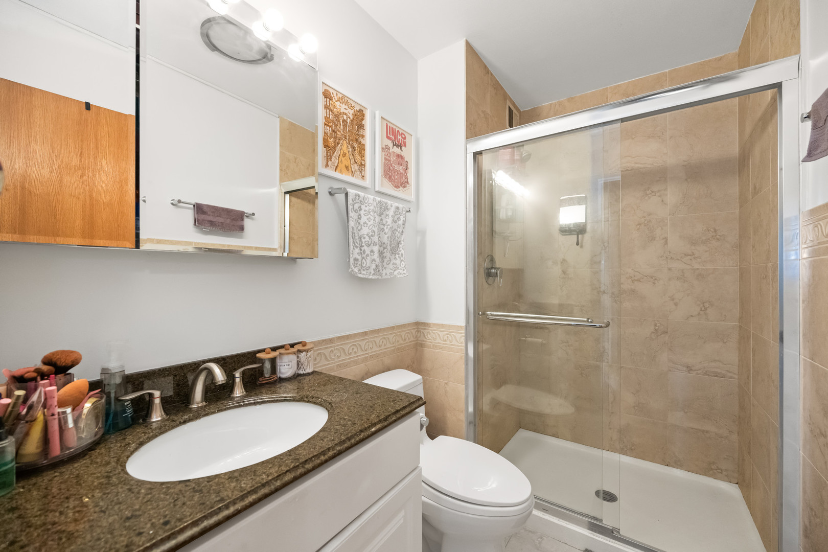 3930 N Pine Grove Avenue Unit: 903