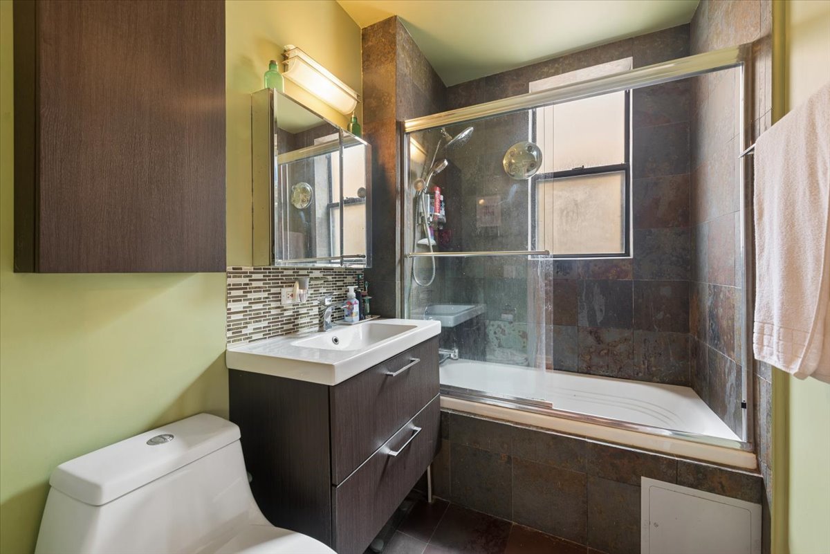 5353 N KENMORE Avenue Unit: 3A