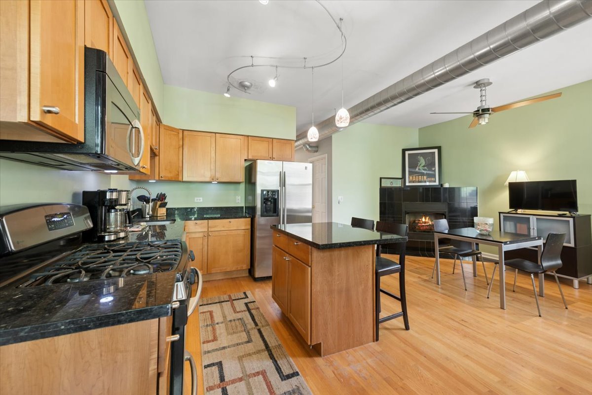 5353 N KENMORE Avenue Unit: 3A