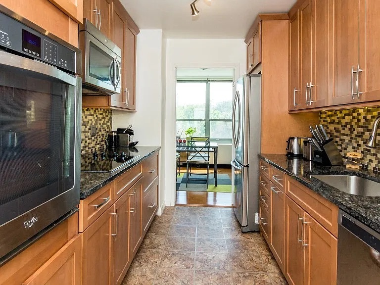 3550 N Lake Shore Drive Unit: 301
