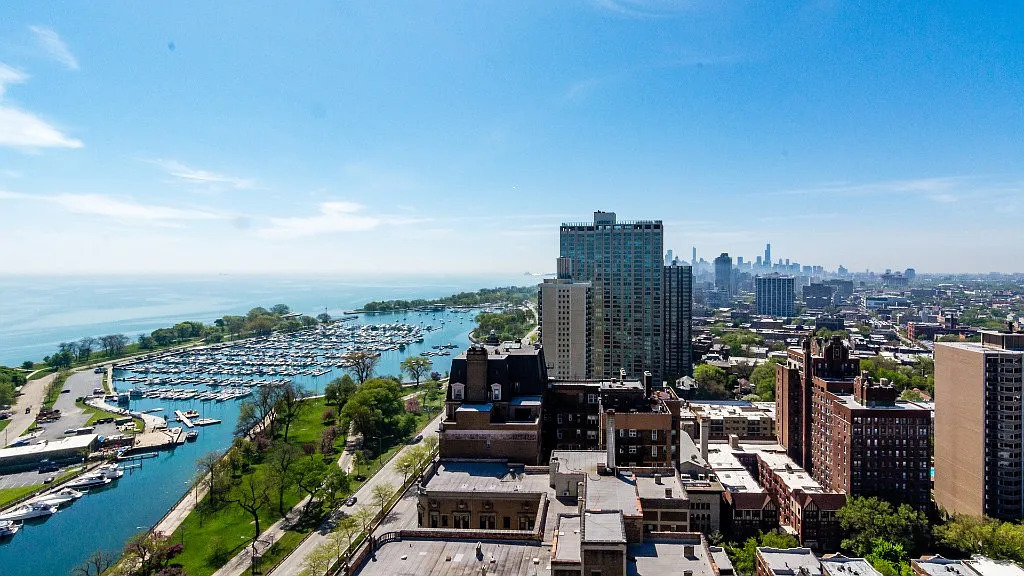 3550 N Lake Shore Drive Unit: 301