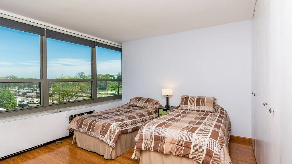 3550 N Lake Shore Drive Unit: 301