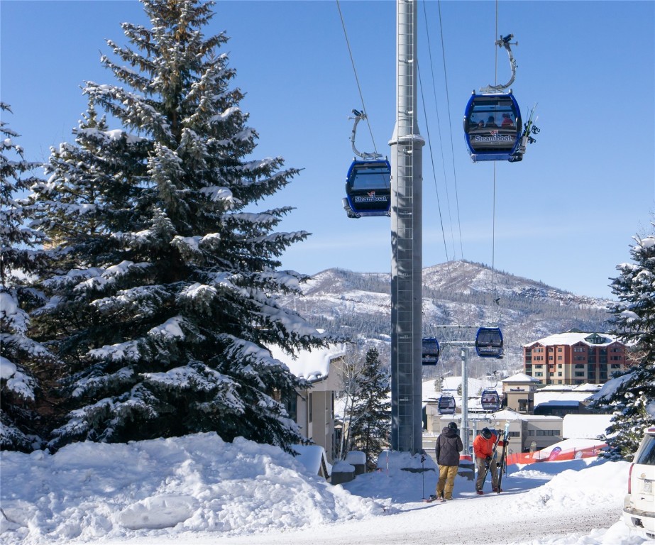 2320 Ski Trail LANE 206