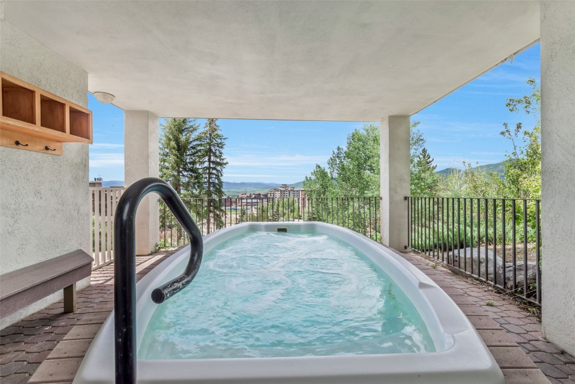 1995 Storm Meadows DRIVE 307