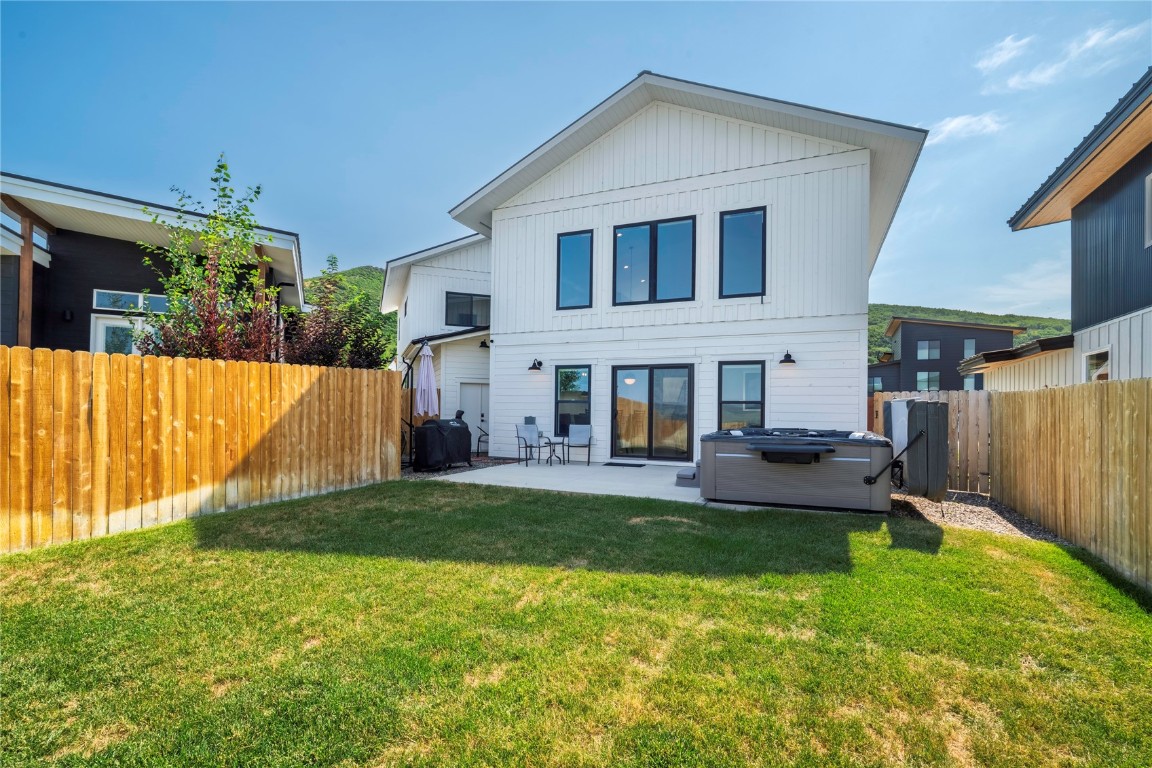 1859 Sunlight DRIVE