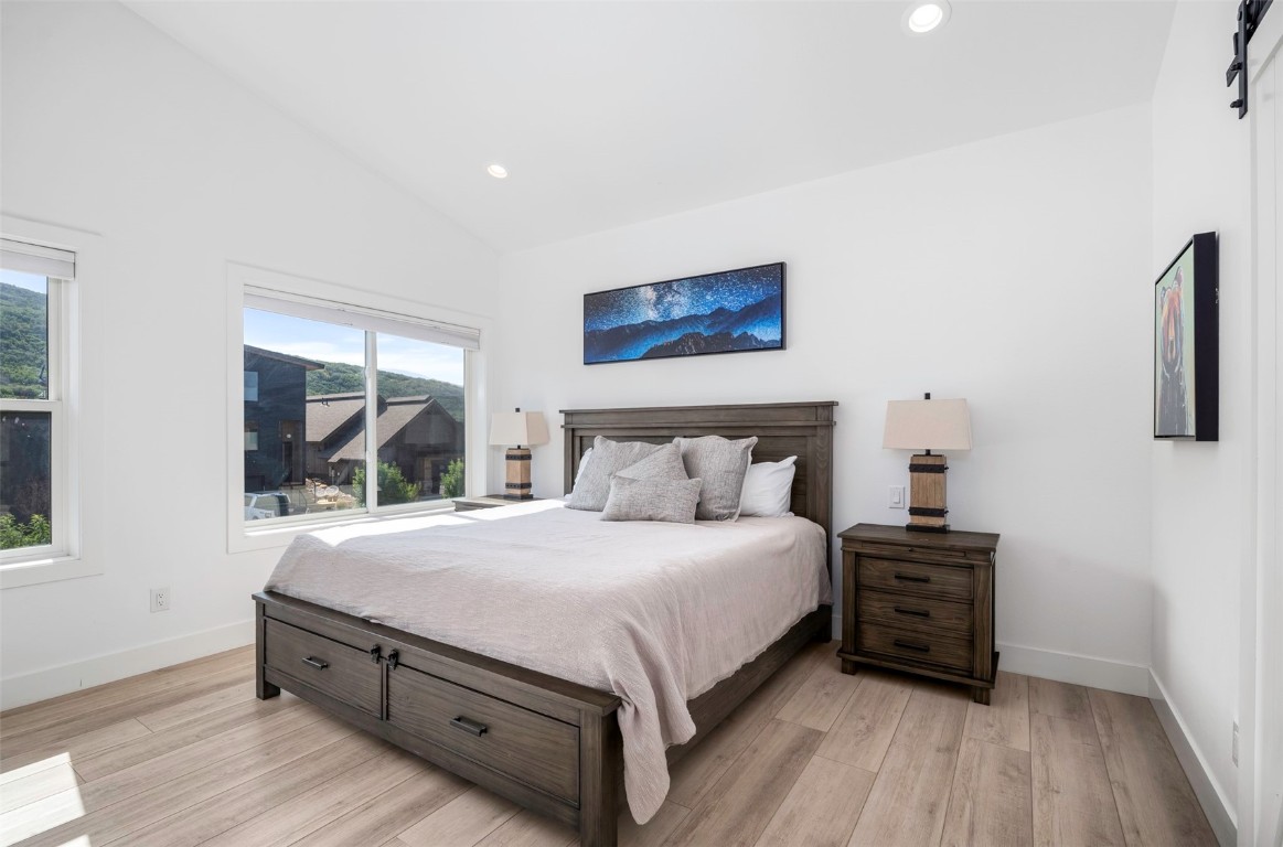 1859 Sunlight DRIVE