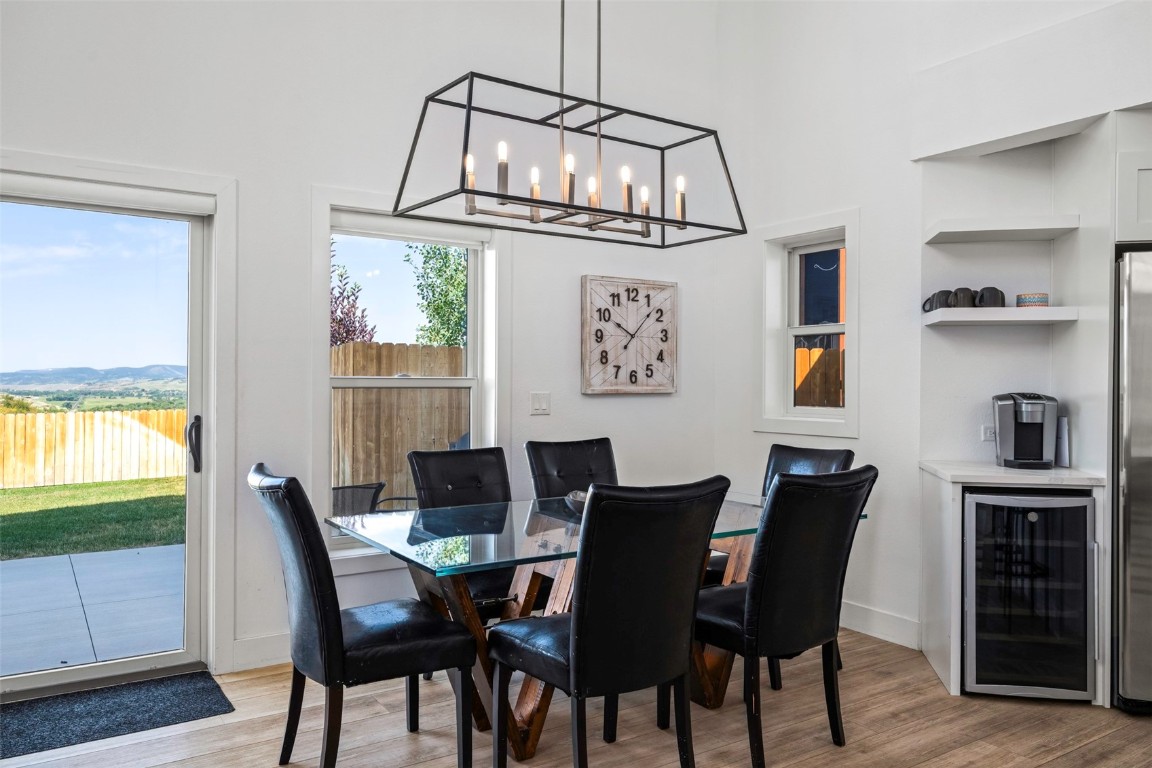 1859 Sunlight DRIVE