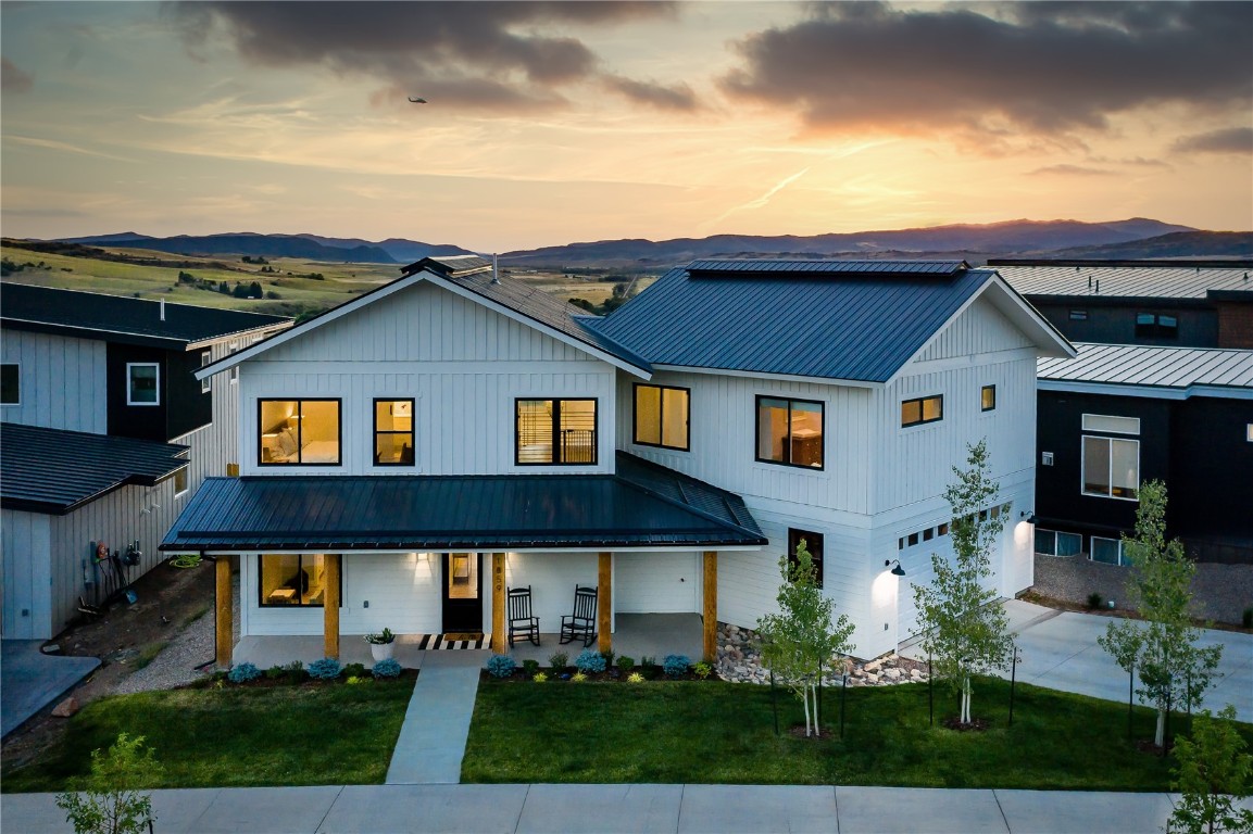 1859 Sunlight DRIVE