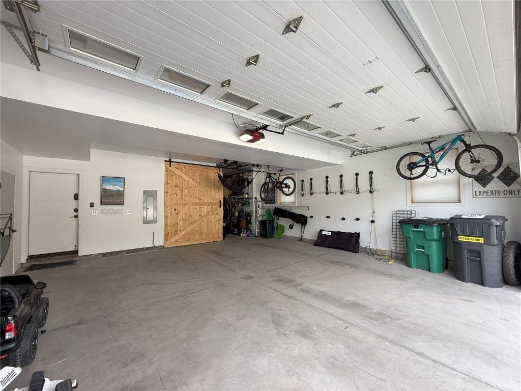 1859 Sunlight DRIVE
