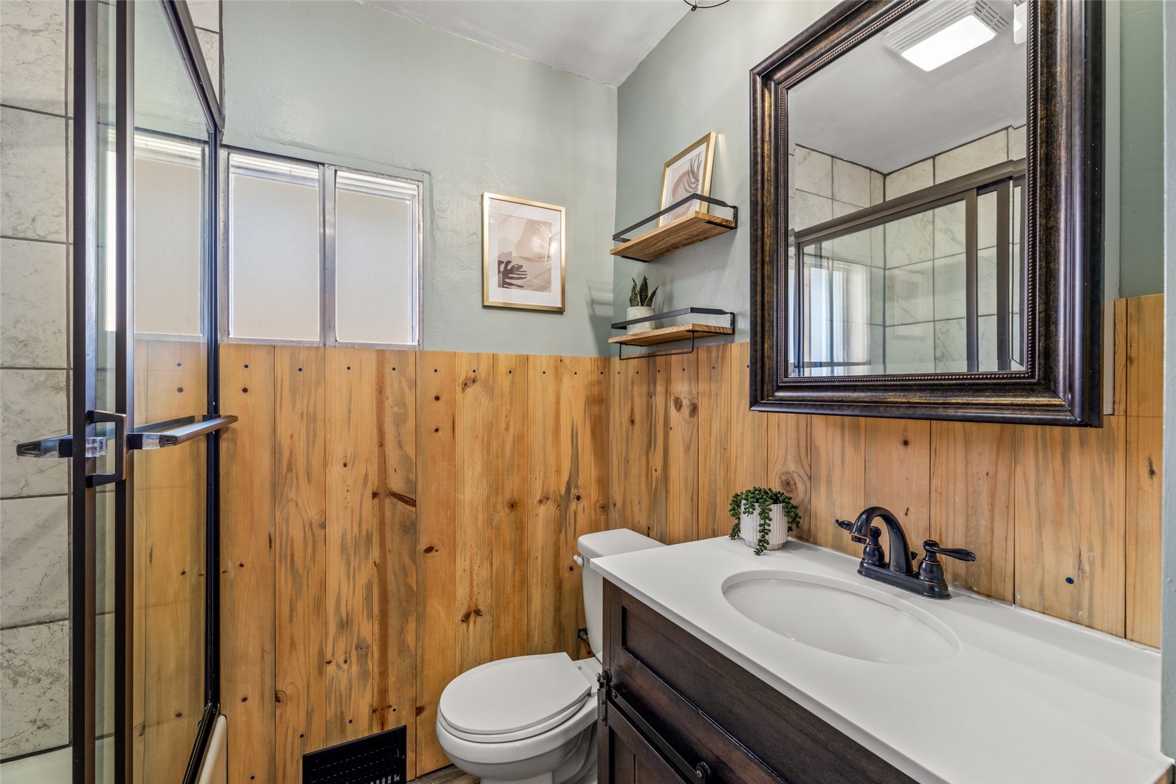 730 W Jefferson AVENUE