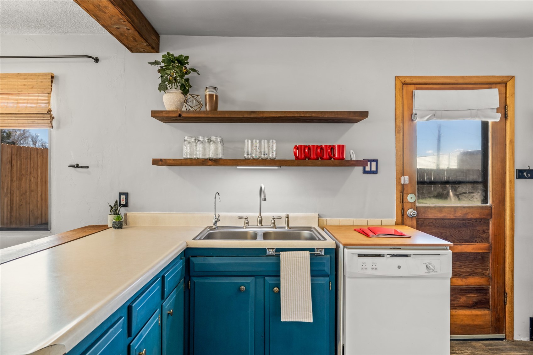 730 W Jefferson AVENUE