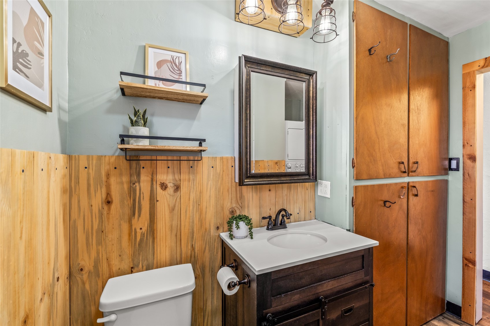 730 W Jefferson AVENUE