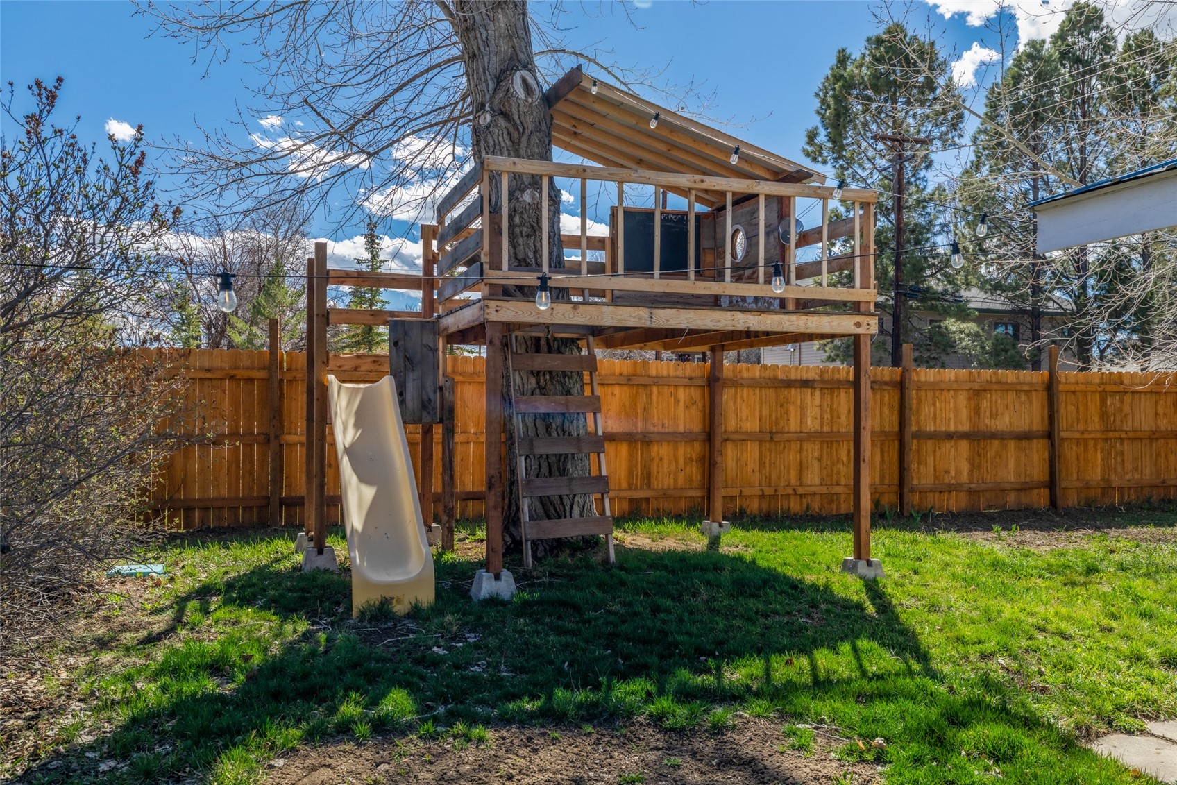 730 W Jefferson AVENUE