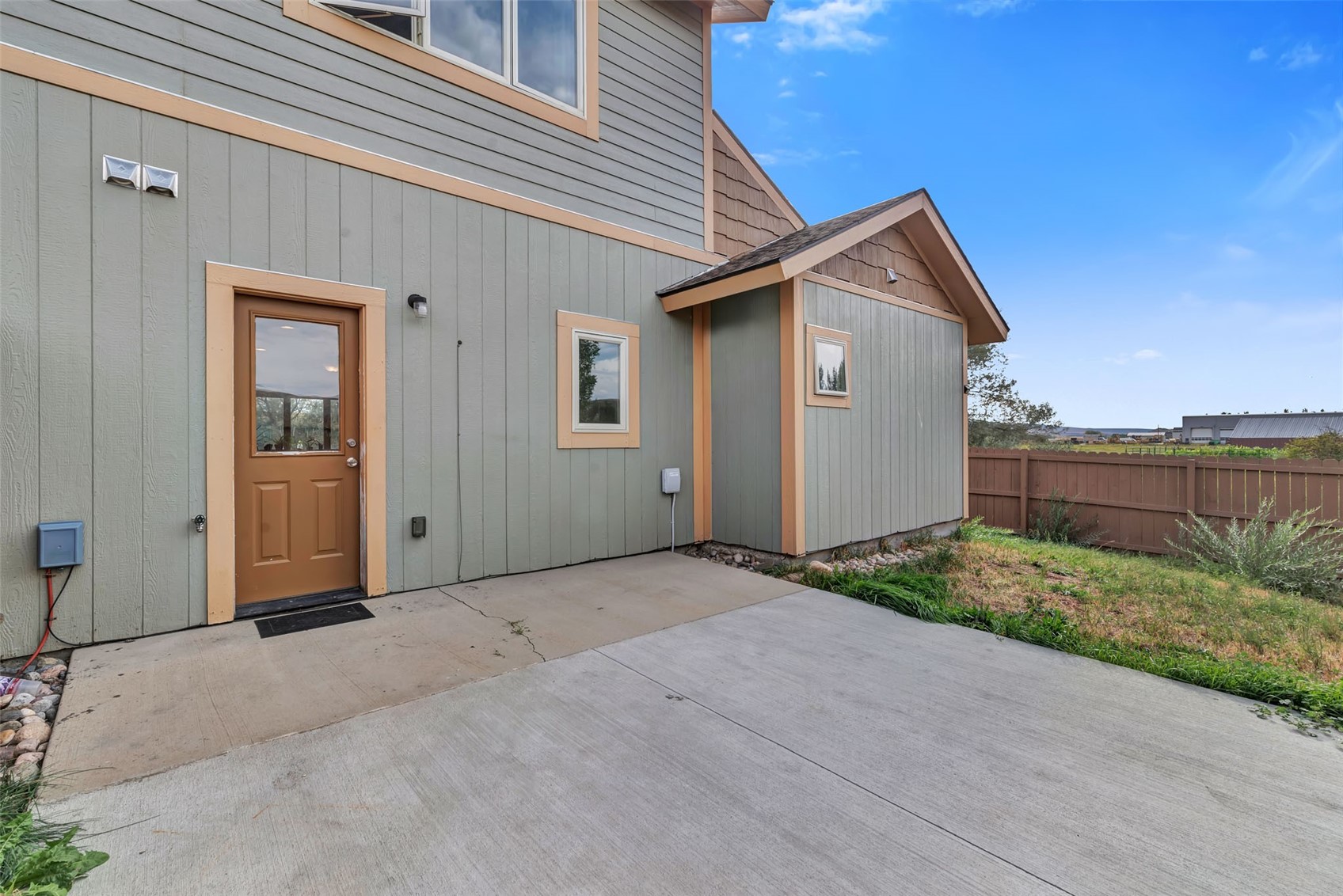 182 S 6th STREET -