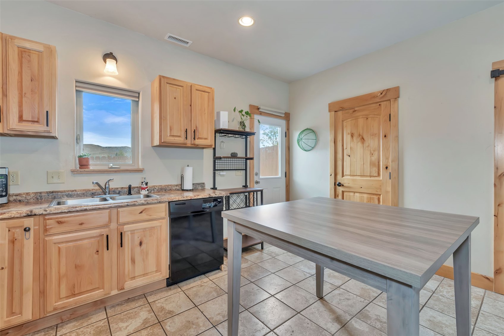 182 S 6th STREET -