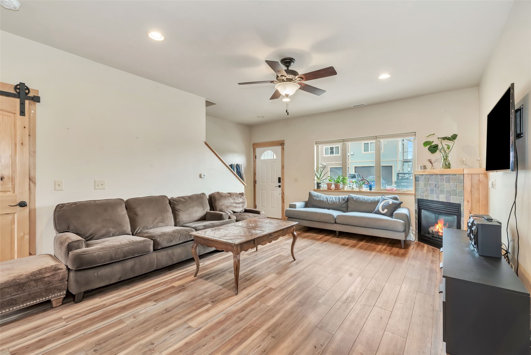 182 S 6th STREET -