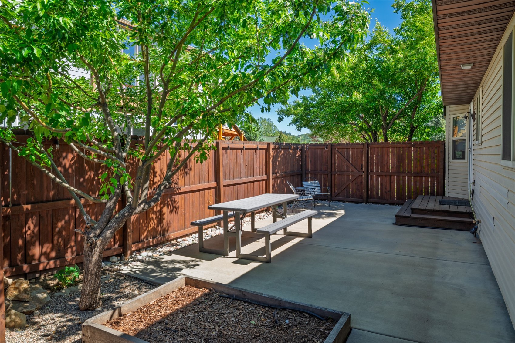 1496 Conestoga CIRCLE