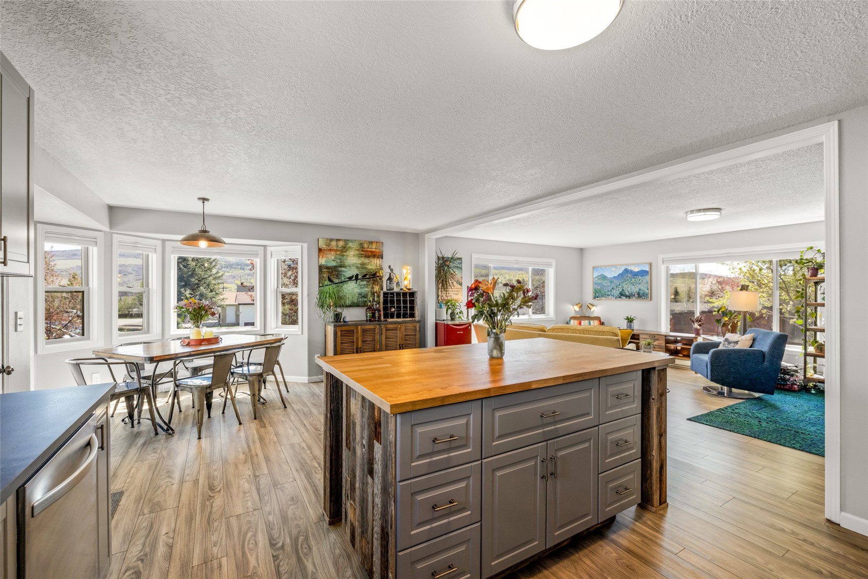 1496 Conestoga CIRCLE