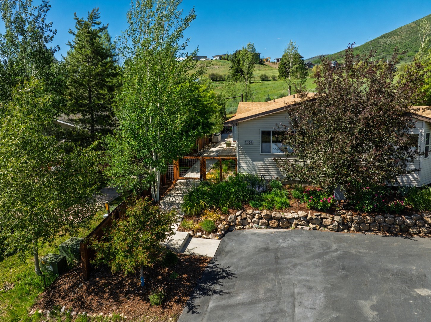 1496 Conestoga CIRCLE