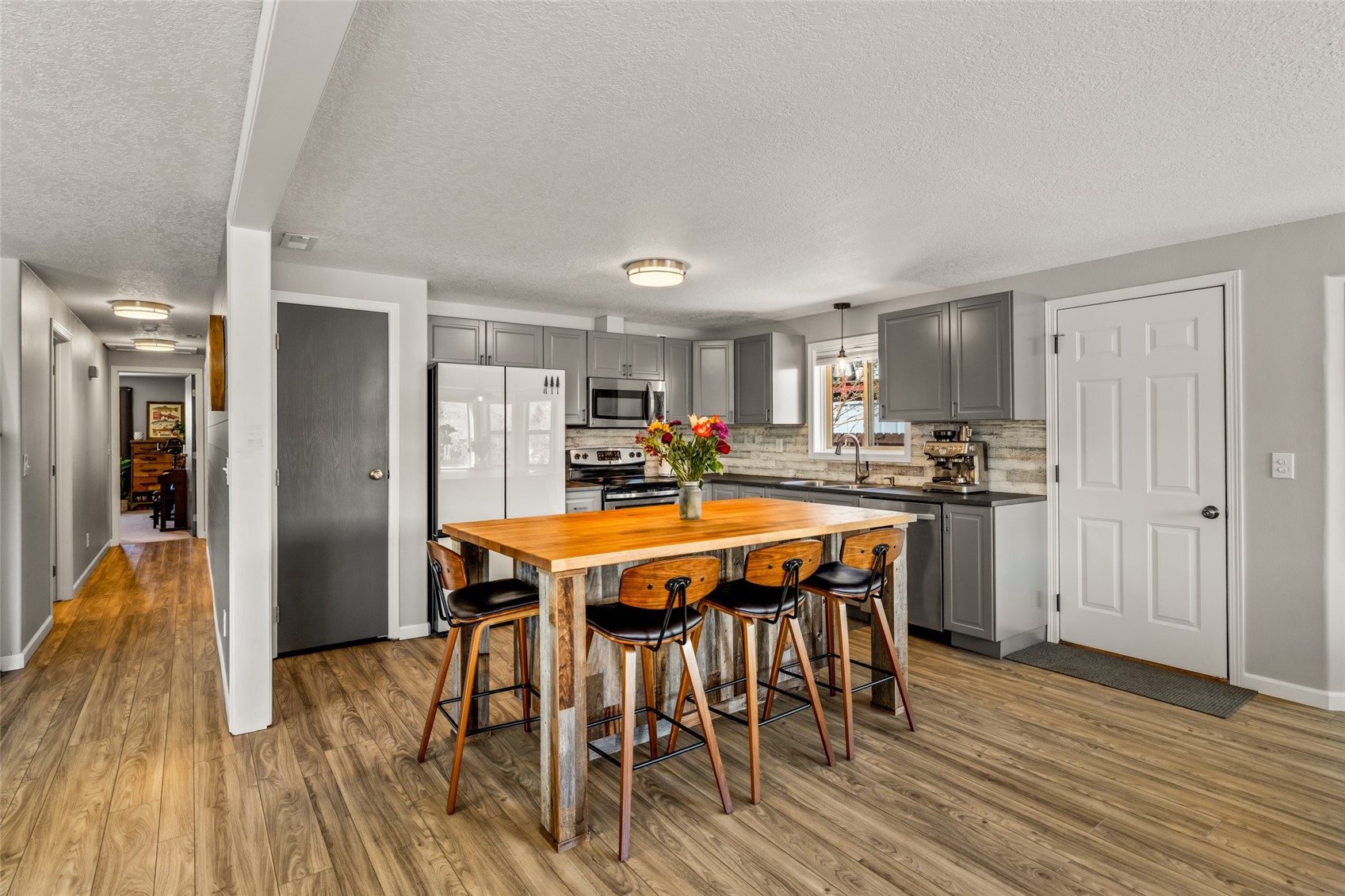 1496 Conestoga CIRCLE