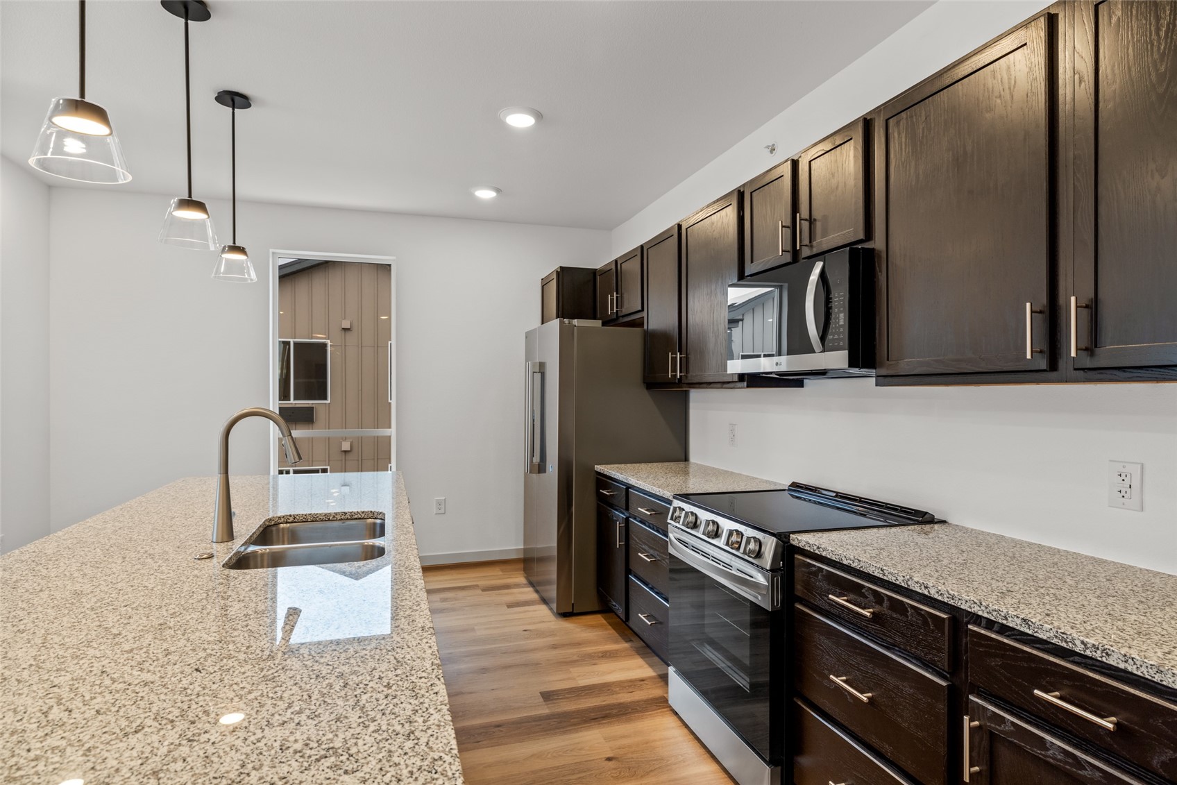1650 Mid Valley DRIVE 1209