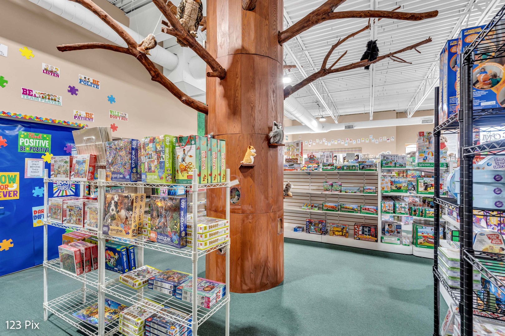 625 N Bridgeport Terrace