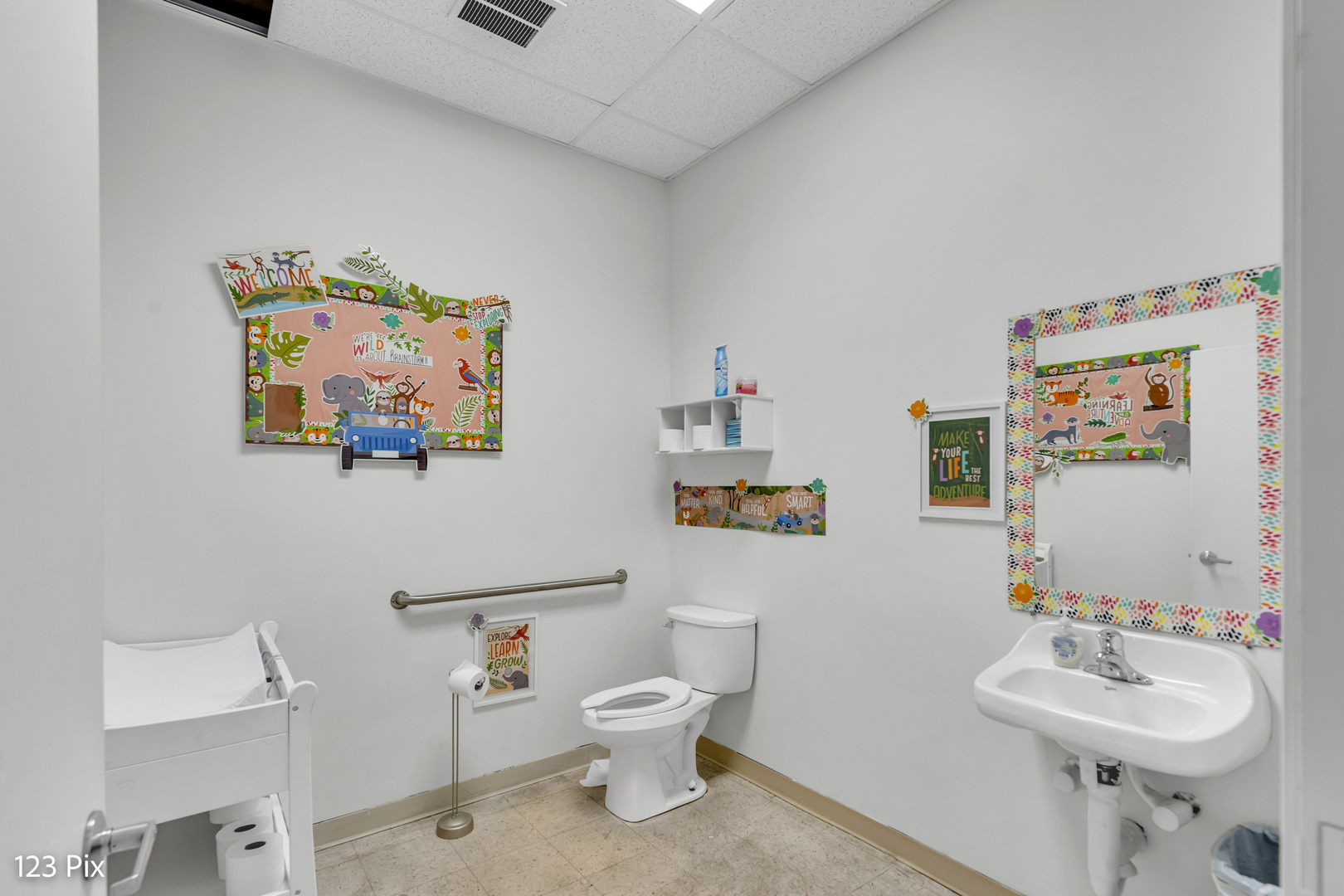 625 N Bridgeport Terrace