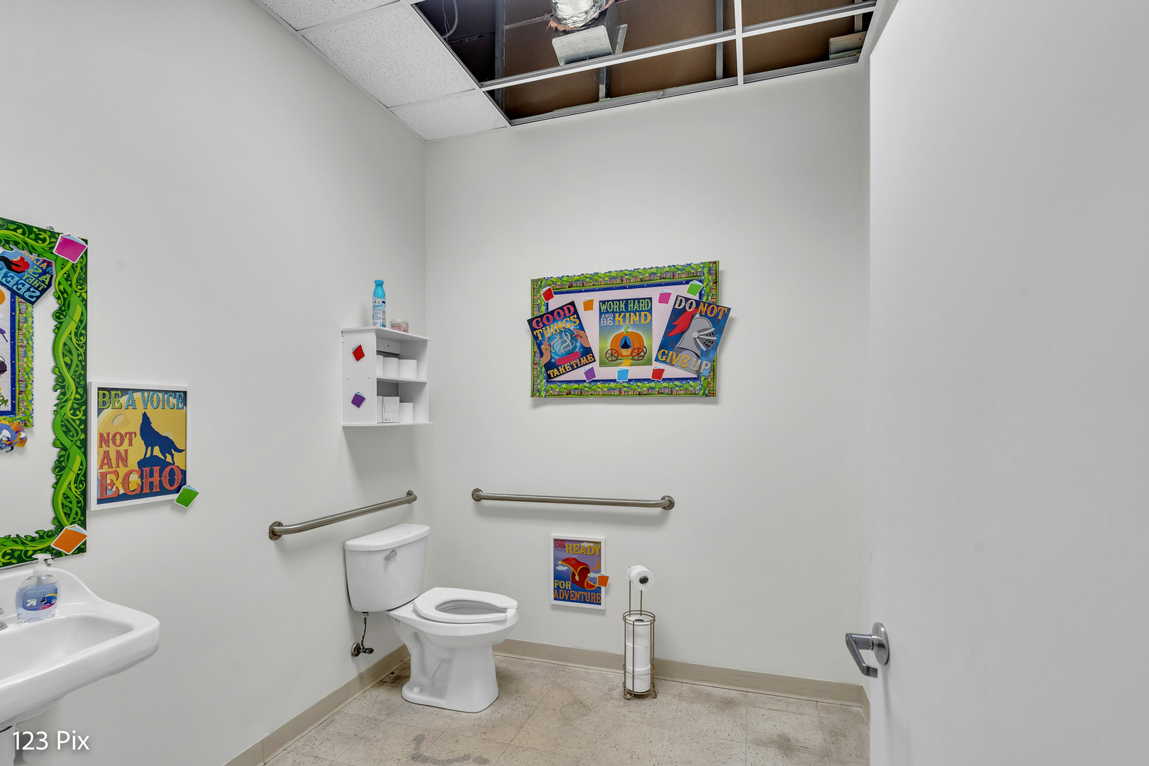 625 N Bridgeport Terrace