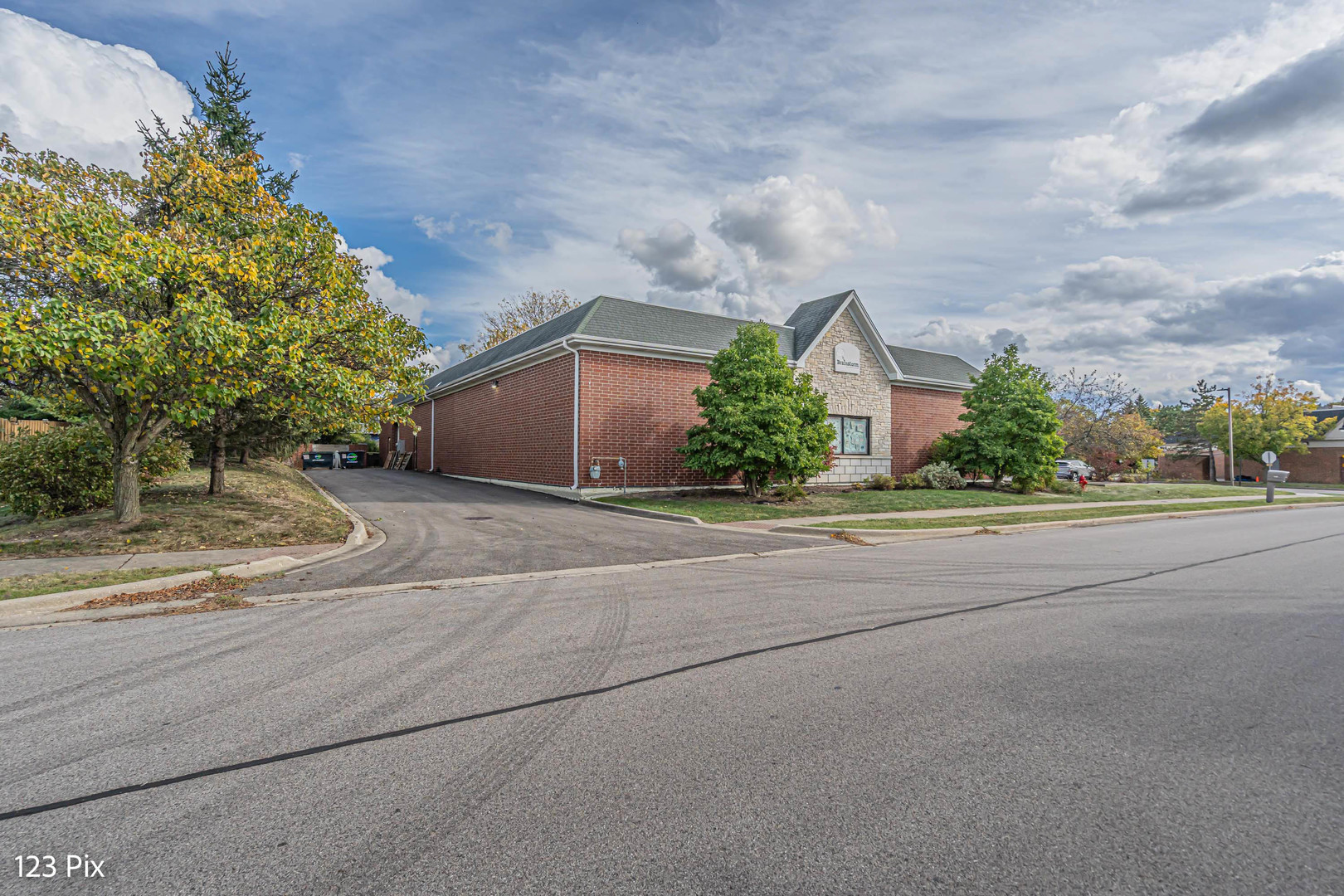 625 N Bridgeport Terrace