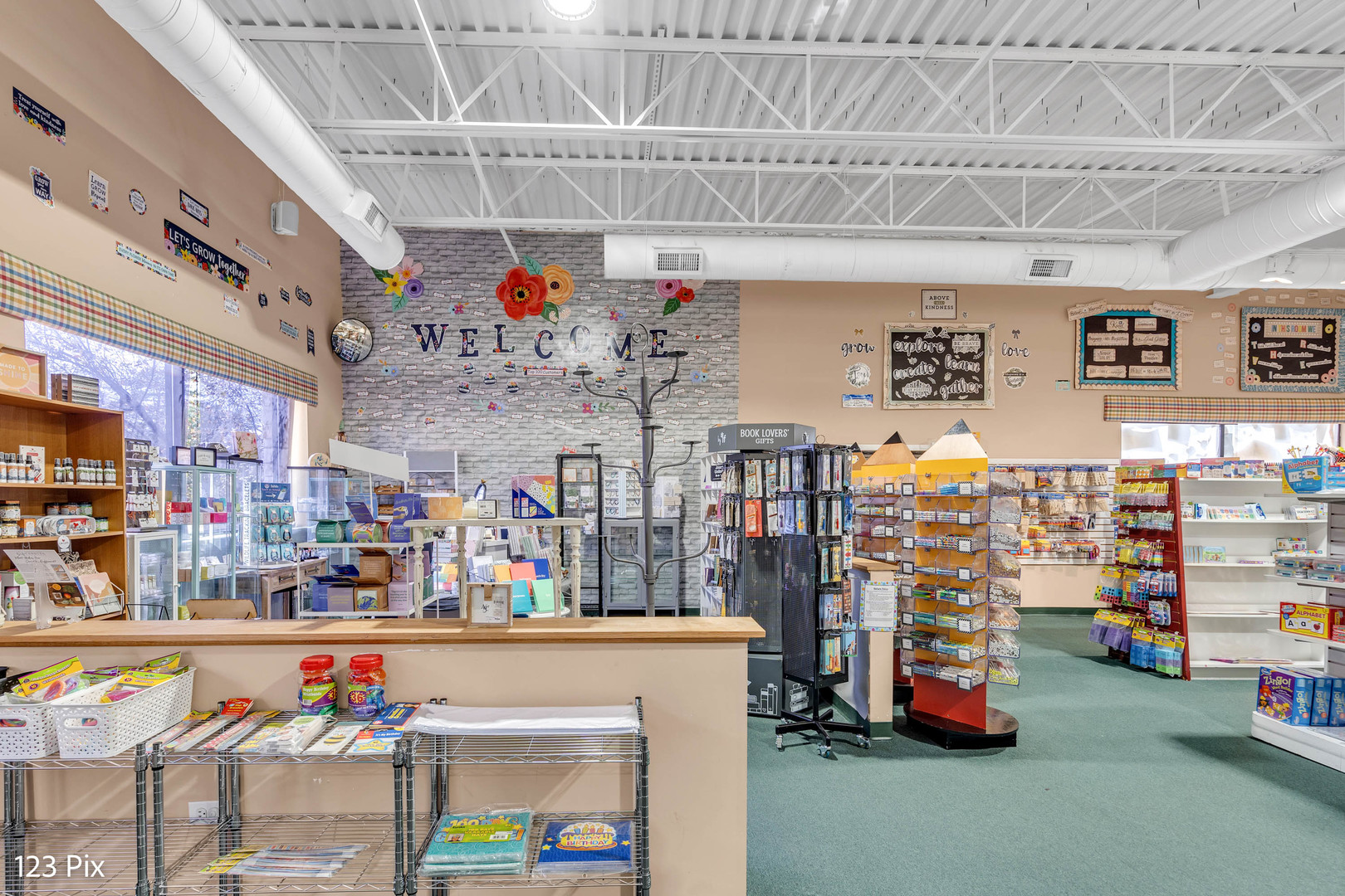 625 N Bridgeport Terrace