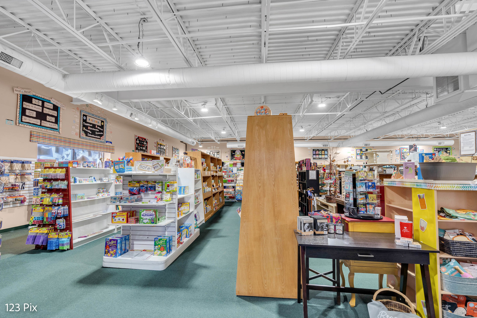 625 N Bridgeport Terrace