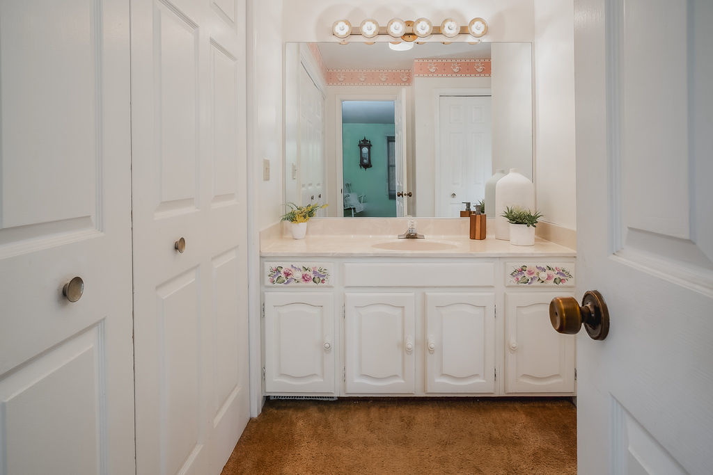 7021 Foxfire Drive