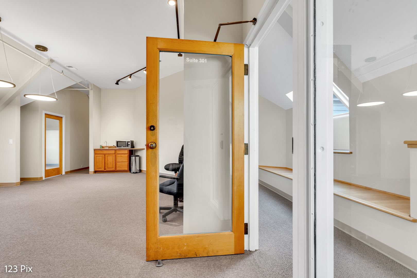 200 N Northwest Highway Unit: 301