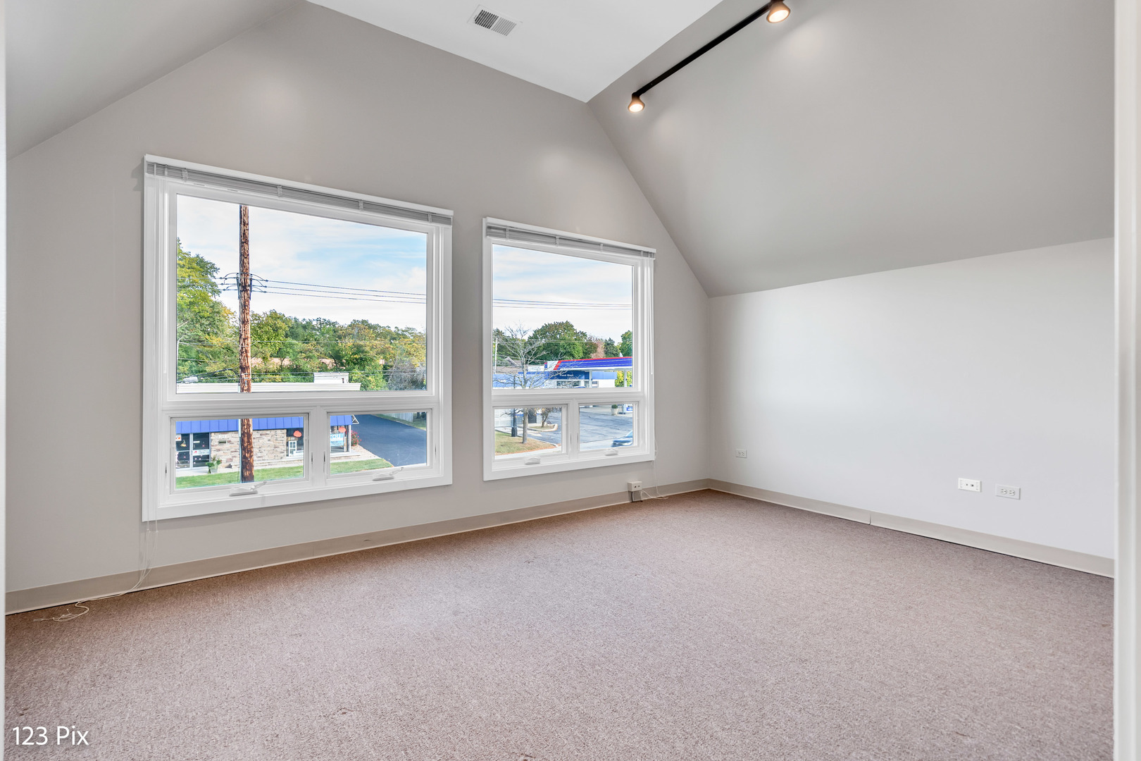 200 N Northwest Highway Unit: 301